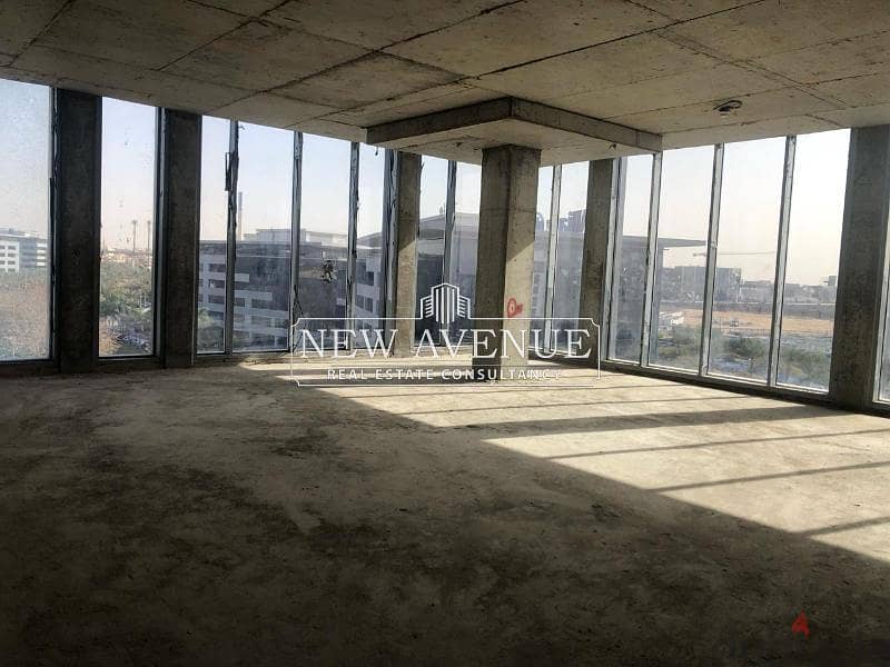Office for rent 1370m in CFC prime location 3