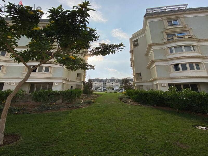 Penthouse 164m with roof 90m for sale best location in Mountain View Hyde park 3