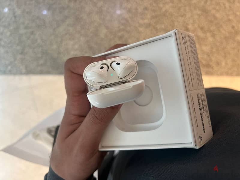 AirPods generation 2 original with box 3