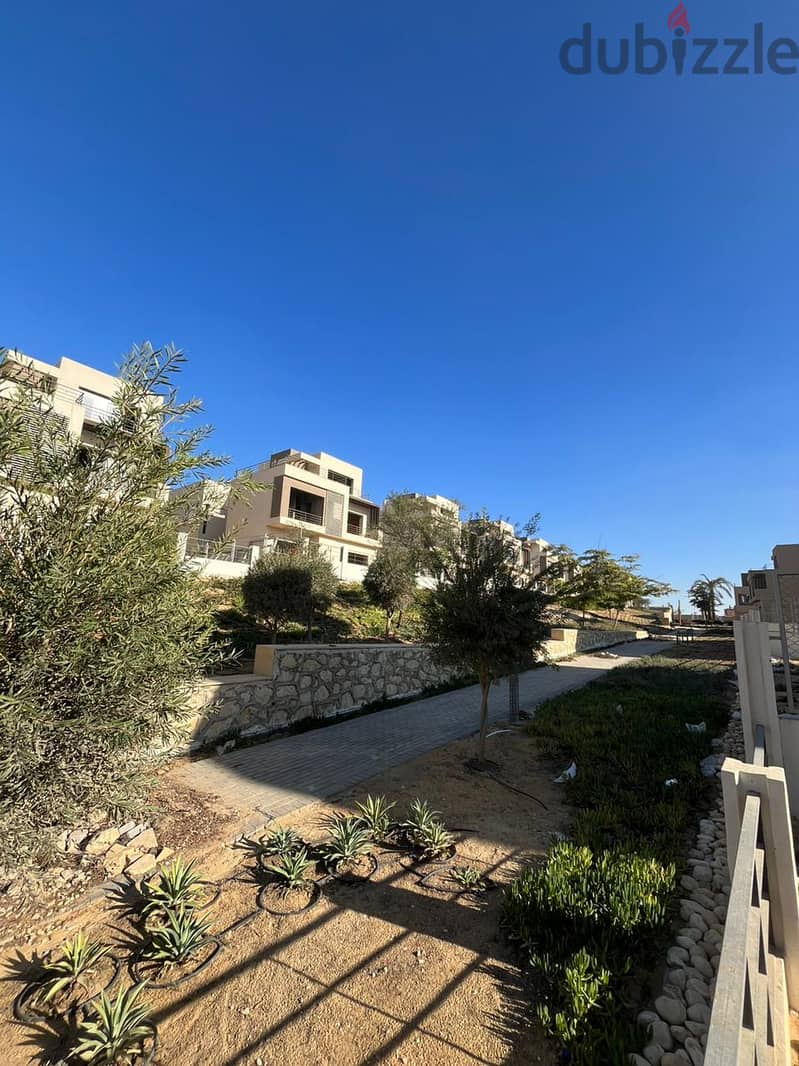 Under market price  Palm hills new cairo Villa Standalone type E   Land - 518 meters  Built up area - 385 meters  Roof area - 112 meters  Ground - fir 5