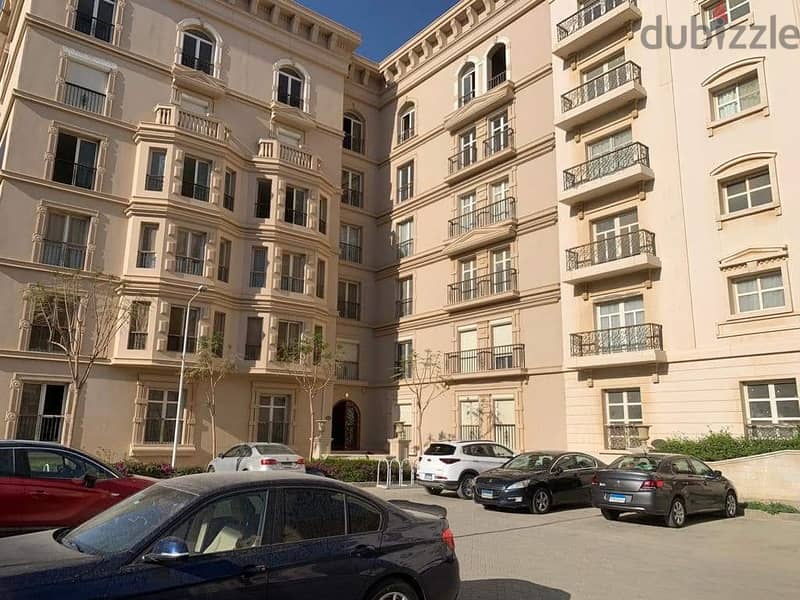 Apartment with very prime location in Hyde Park Compound For Sale 4