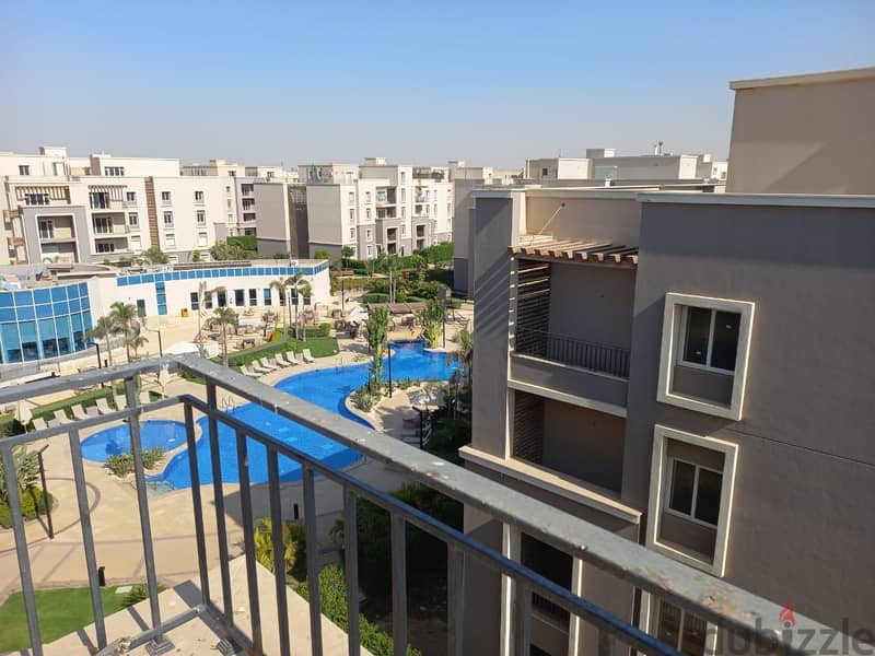 Prime location penthouse for sale in October plaza   Area: 189 m + 95m roof area 2