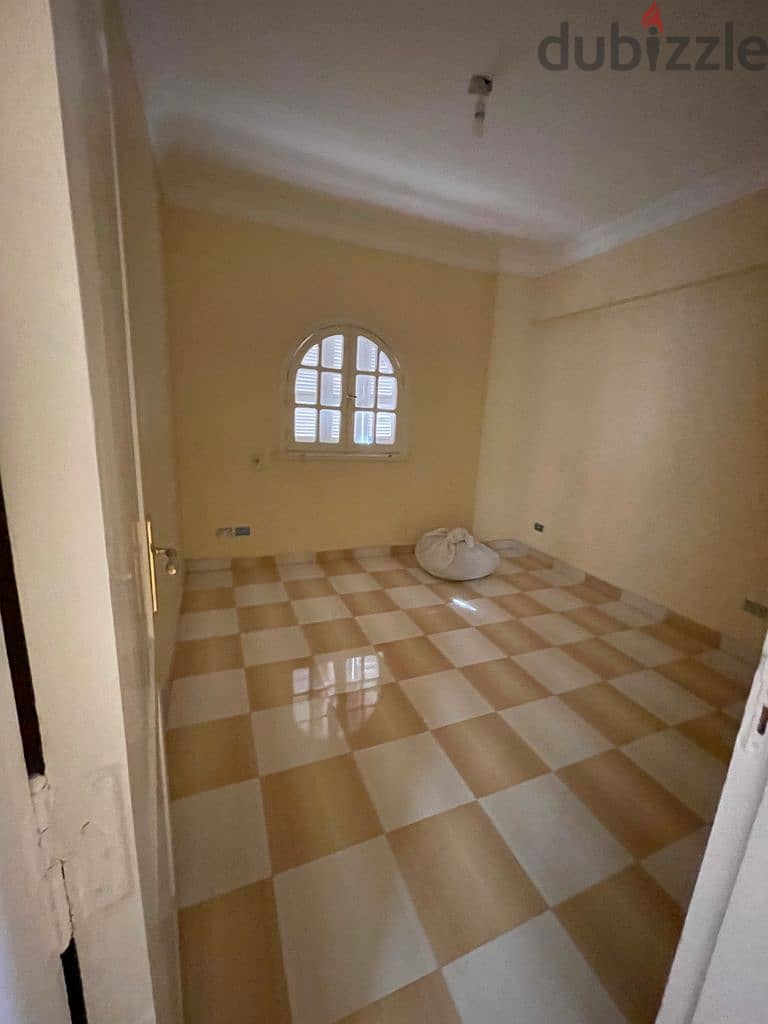 Apartment for rent in the Second District, near Fatima Sharbatly Mosque The video is open 5
