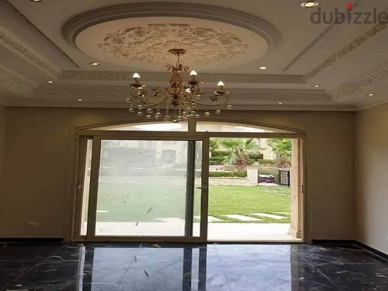 Townhouse villa for sale at a special price, in installments over 7 years, directly on Maadi Ring Road Stone Park 10