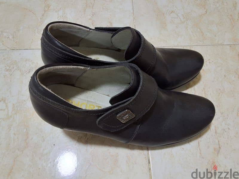 black formal shoes 0