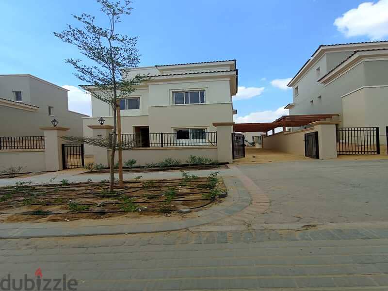 Villa fully finished with kitchen and ACs for sale in Uptown Cairo 5