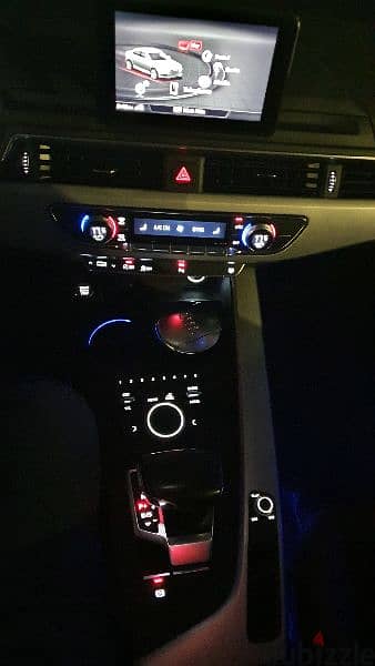 Audi A4 2019 8