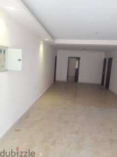 شقة للايجار في الشيخ زايد الحي العاشر ارضي مرتفع  اداري او سكني 0