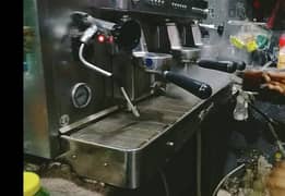 مكينه قهوه Vbm ايطالي غاز وكهرباء كسر زيرو 
للبيع ب 30 الف