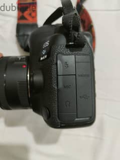 Canon 5D Mark IV Body + lens 50mm f1.8 0