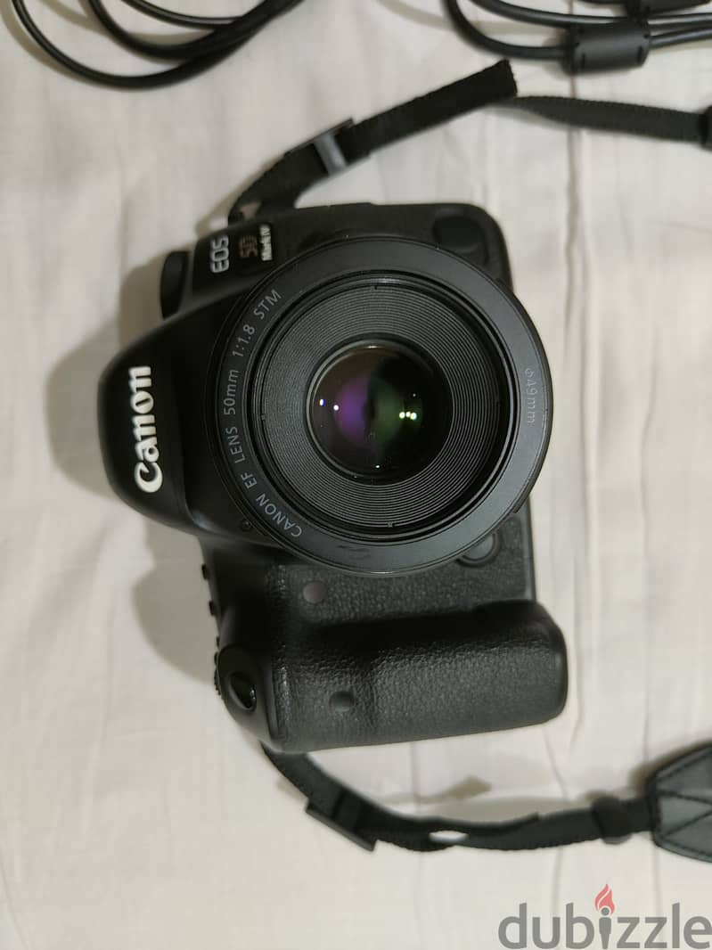 Canon 5D Mark IV Body + lens 50mm f1.8 8