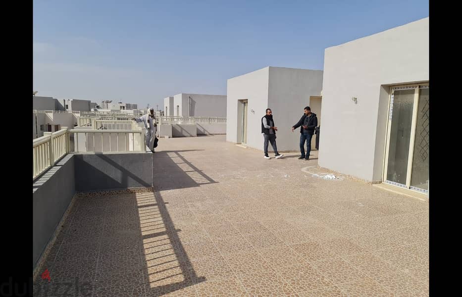 Rooftop Apartment for Rent First use in Jayd 9