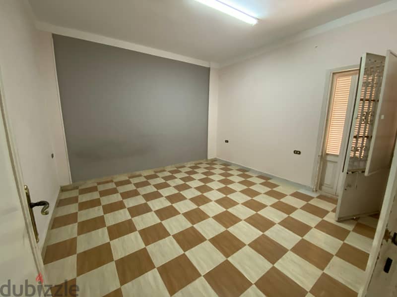 Immediate receipt of a 240 sqm apartment, front ground, in a villa in the neighborhoods, finished, at a special price 5