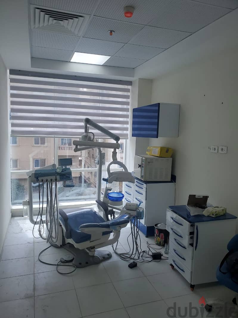 للايجار عيادة اسنان 38م مجهزة بالكامل في مول اوزون الطبي 0