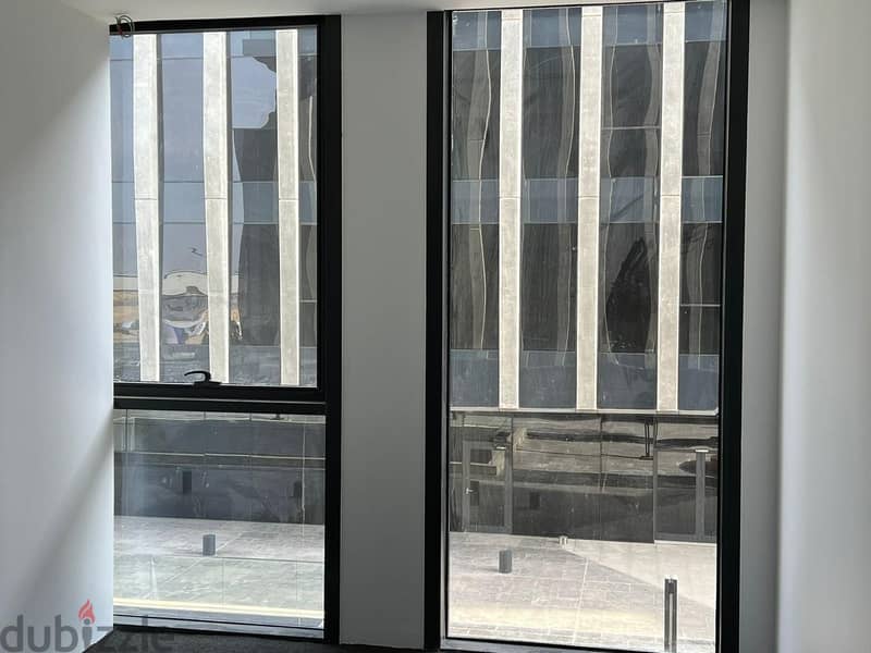 مكتب إداري للإيجار 195 متر متشطب بالتكييفات في ايستاون سوديك - القاهرة الجديدة  EDNC 7