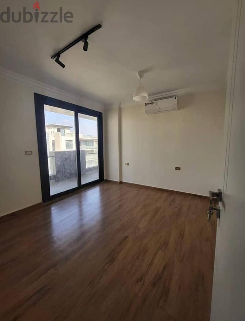 75 sqm studio for sale, finished with air conditioners and kitchen, with 10% down payment in Sheraton Valore Heliopolis Compound 5