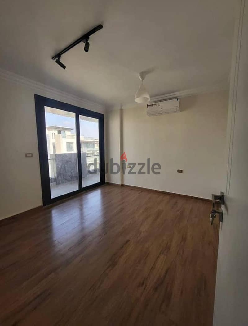 Studio 80 sqm for sale, finished with air conditioners and kitchen, with a 10% dp, installments up to 6 years in Sheraton Valore Heliopolis compound 5