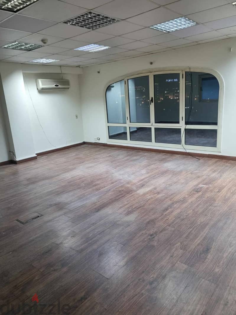 Office for rent 400 sqm in a prime location in North 90th / مكتب إداري للإيجار 400 متر برايم لوكيشن علي التسعين الشمالي 3