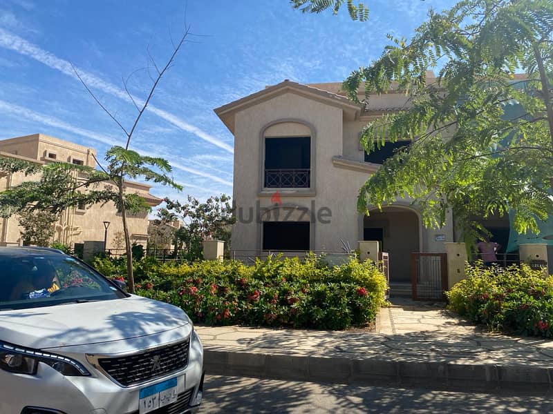Villa for sale in Nour City (twin house) in installments for 10 years, 327 m 12