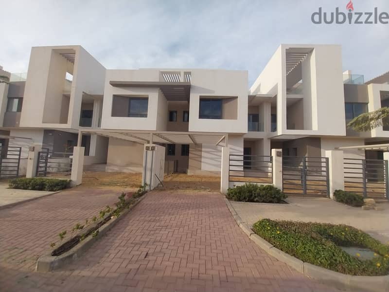 Townhouse 250m Middle sale in fifth square marasem Semi finished 1
