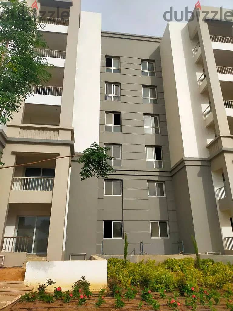 for sale apartment prime location greens phase with installment in hyde park 15