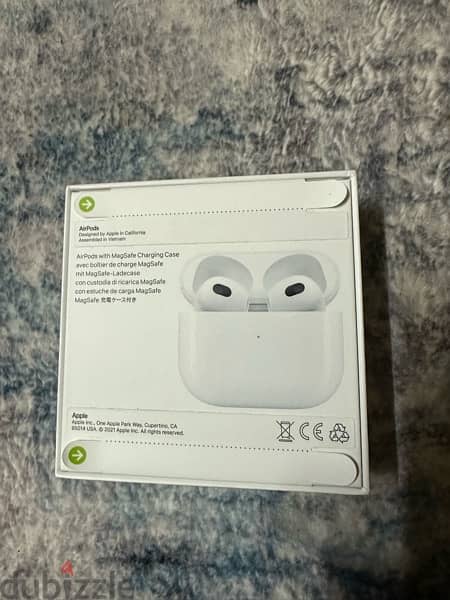 AirPods 3 with Magsafe charger 0