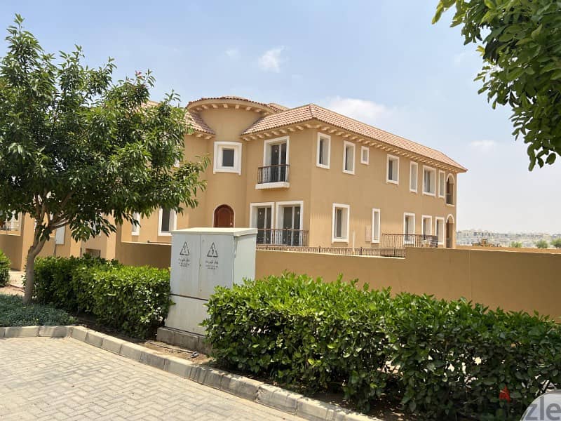 For sale, standlone villa 427 m in Hyde Park,ready to move landscape view 1