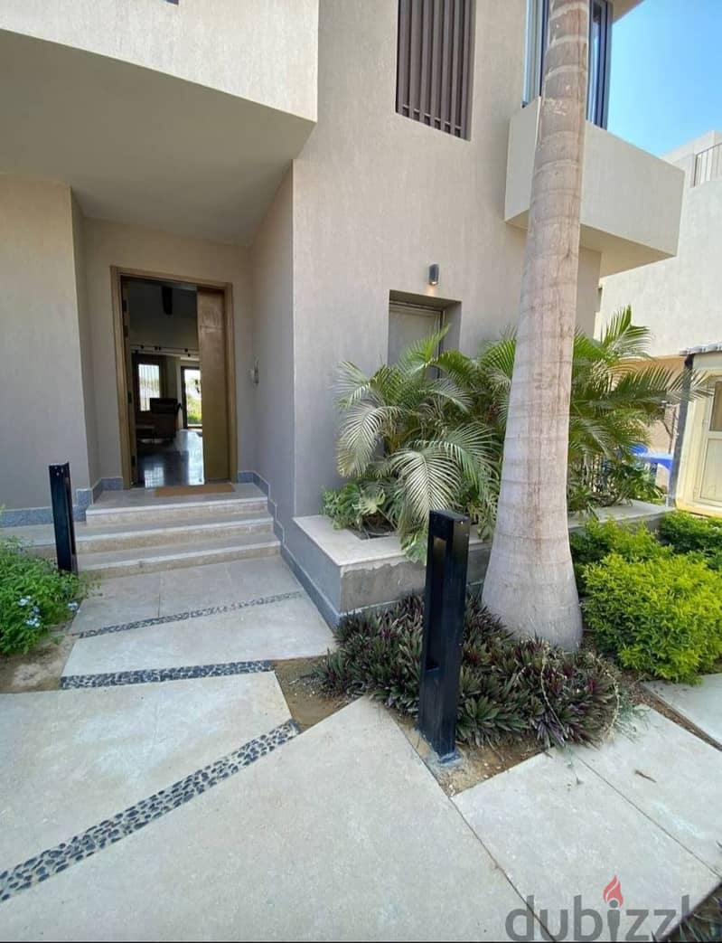 Apartment 275m with garden 25m for sale immediate delivery ready to move NOW in La Vista El Patio Casa Compound , Shorouk City, 3,420,000 down payment 10