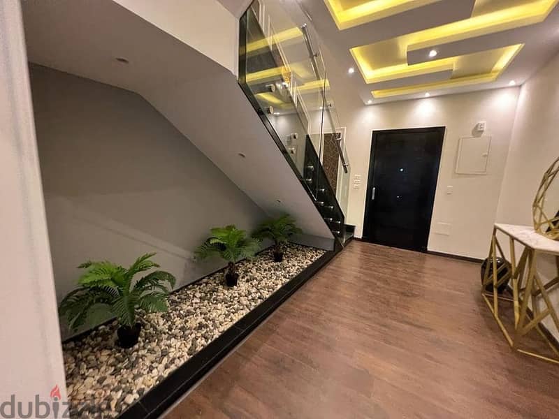 Villa town house for sale next to swan lake residence with installments / تاون فيلا في كمبوند فلل أمام بوابة الرحاب على طريق السويس 0