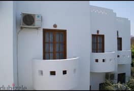 فندق للبيع مساحة 1600م في دهب في قلب الممشي السياحيHotel for sale, 1600 square meters in Dahab, at the heart of the tourist promenade.