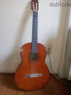 YAMAHA C40 acoustic, classical guitar. almost new