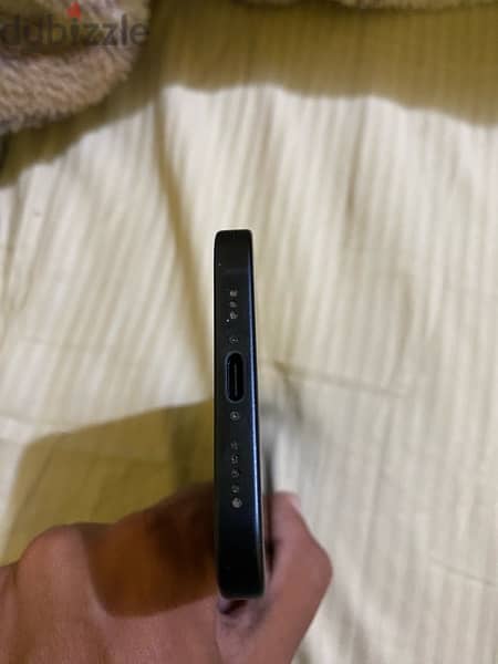 black iphone 15 128gb 3