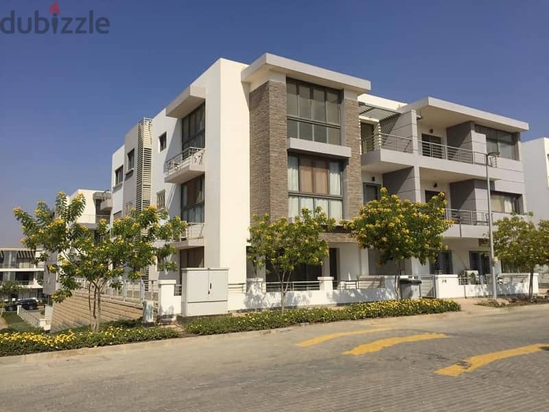 In Taj City Compound, I own an apartment for sale with a distinctive division and a 42% cash discount, directly in front of Cairo Airport and minutes 0
