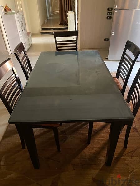 Dining table with 5 dining chairs 0