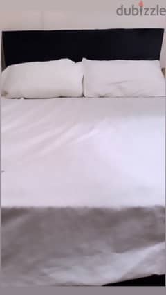 bed with mattress from homzmart mint condition