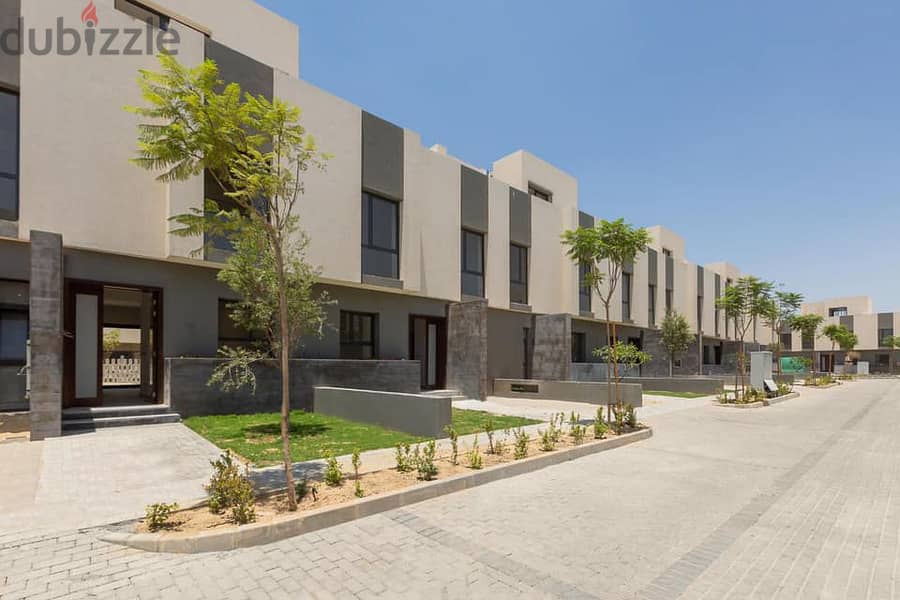 Townhouse for sale without down payment in Al Burouj Al Shorouk Compound in front of the International Medical Center and close to Madinaty, in intere 7