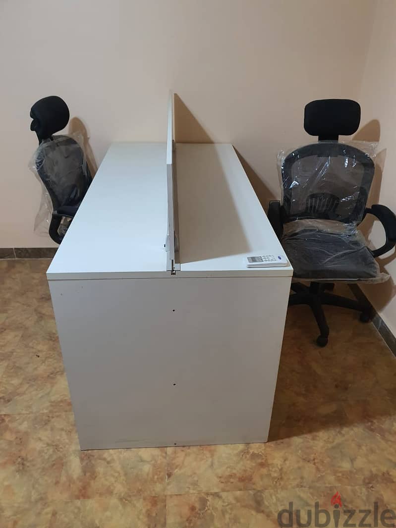 مكتب خاص - 3 مكاتب مشتركة للبيع - ١ كرسي ثابت -٧ كراسي متحركة 2