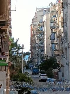 امتلك شقة في الإسكندرية شاطئ النخيل قريبه جدا من البحر