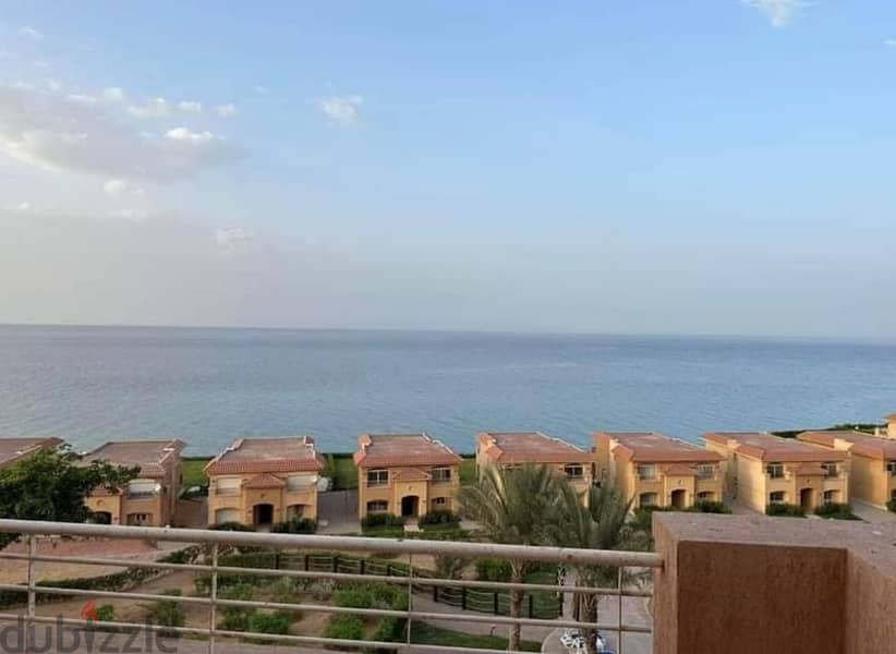 For sale3-rooms chalet a prime location in Telal Sokhna, sea view, 5% DP, installments over 8 years, fully finished, Ultra Superlux ,near Porto Sokhna 5
