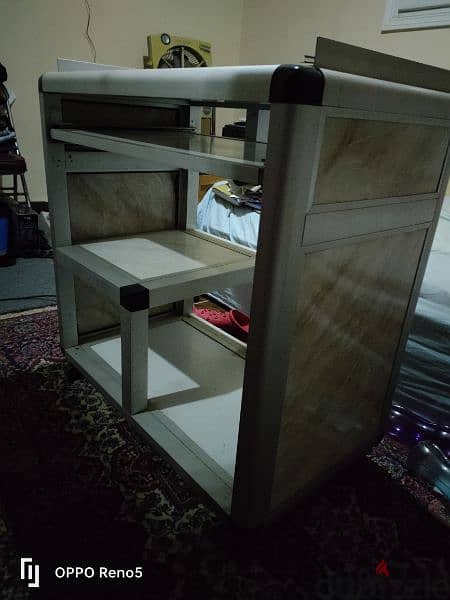 computer desk 1