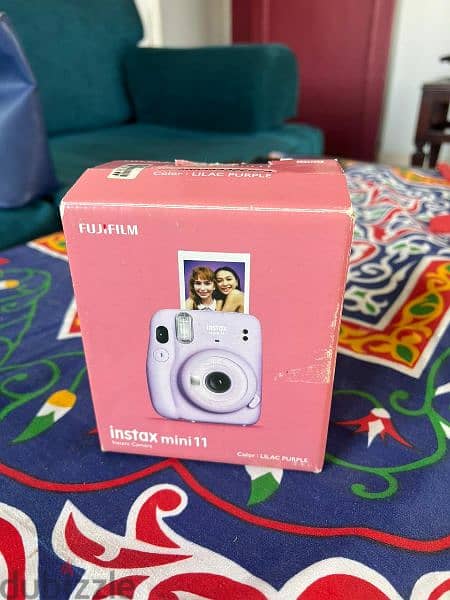 Fuji film boleroid camera ( Fujifilm Instax mini 11 ) 1