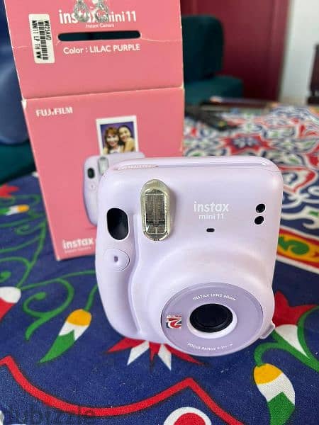 Fuji film boleroid camera ( Fujifilm Instax mini 11 ) 3