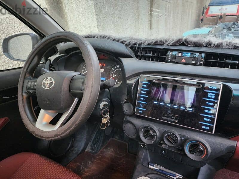 Toyota Hilux 2017 19