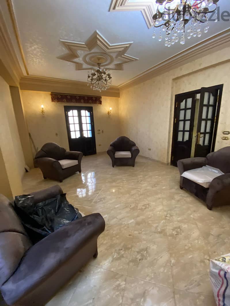 A vacant apartment for rent in Sheikh Zayed, suitable for administration 1