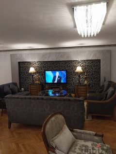 An apartment for rent, 300 square meters, in a very prime location in Zamalek. شقة للايجار 300م في موقع مميز جدا في الزمالك 0