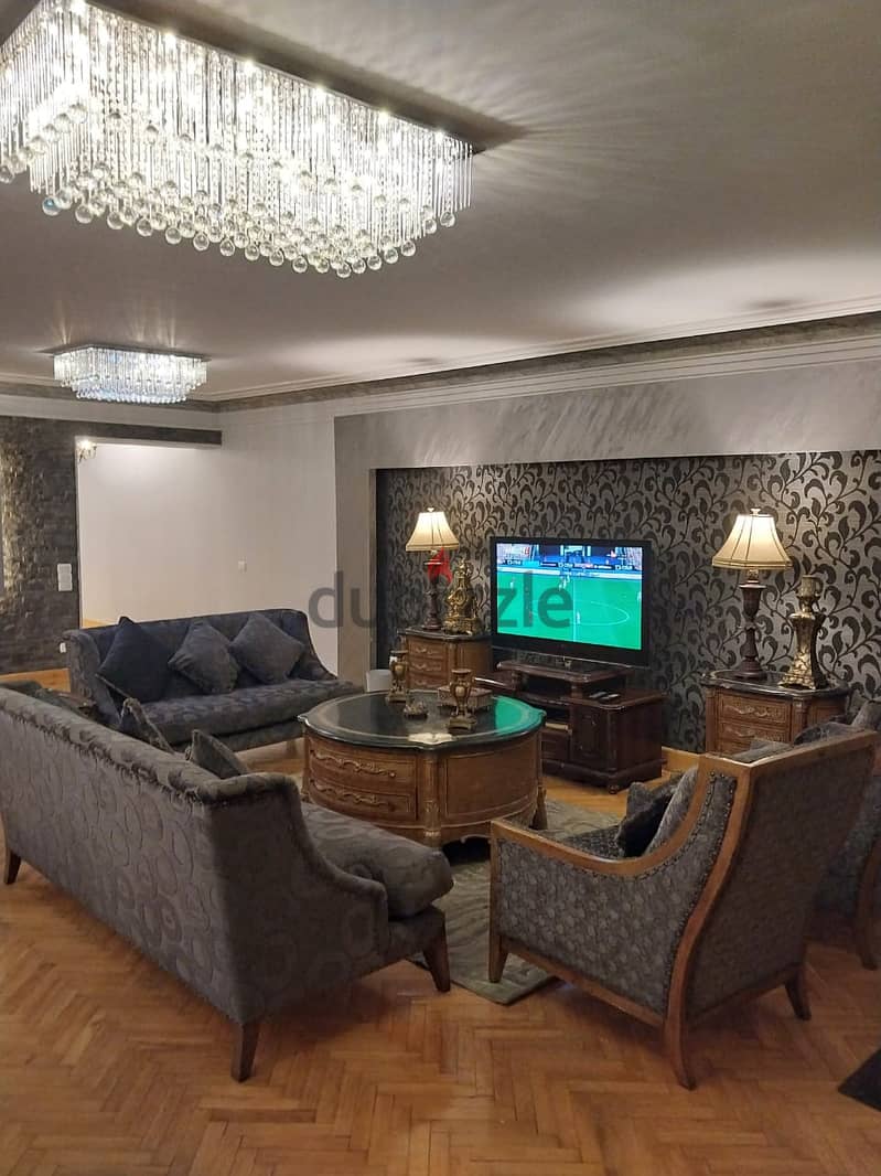 An apartment for rent, 300 square meters, in a very prime location in Zamalek. شقة للايجار 300م في موقع مميز جدا في الزمالك 7