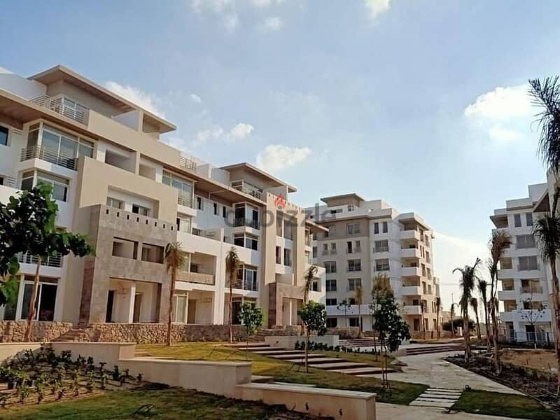 Hyde Park New Cairo: Lagoon-View Apartment for Sale, Down Payment + Installments 4