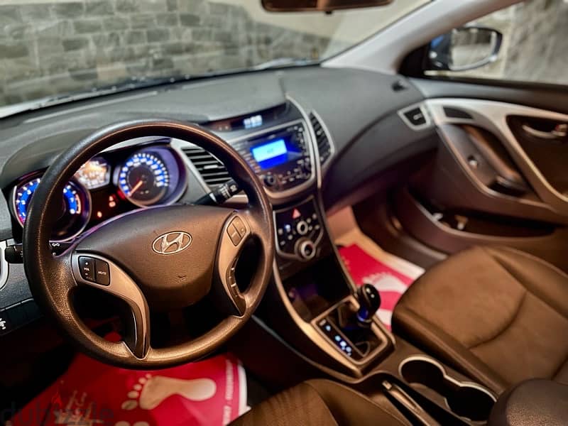 Hyundai Elantra 2015 only 60,000 km (sunroof) 7