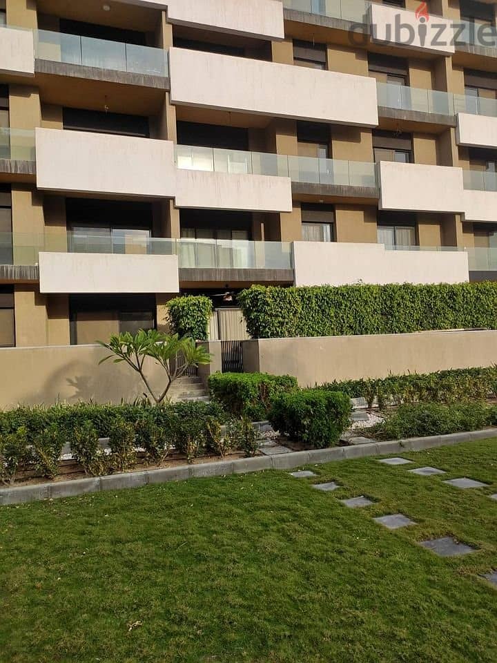 Al Buroui شقة متشطبة (3 غرف) للبيع كمبوند البروج امام المركز الطبي العالمي 1