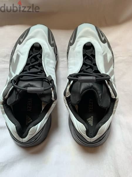 adidas Yeezy Boost 700 MNVN Blue Tint For Men Size 40.5 Used Like New 6